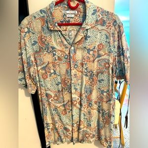 Zara camp collar button down shirt, size Medium.